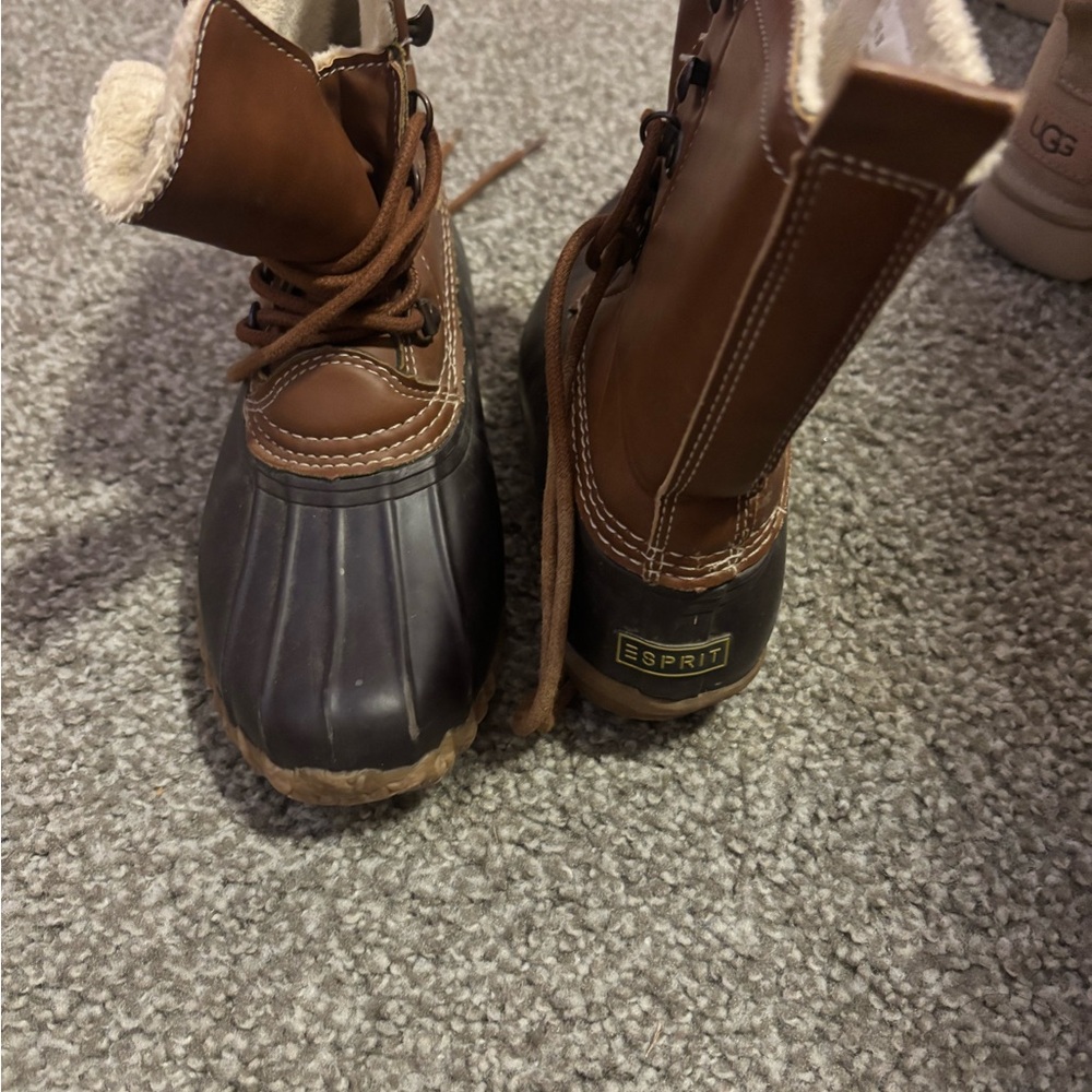 Esprit Two-Tone Outdoor Boots